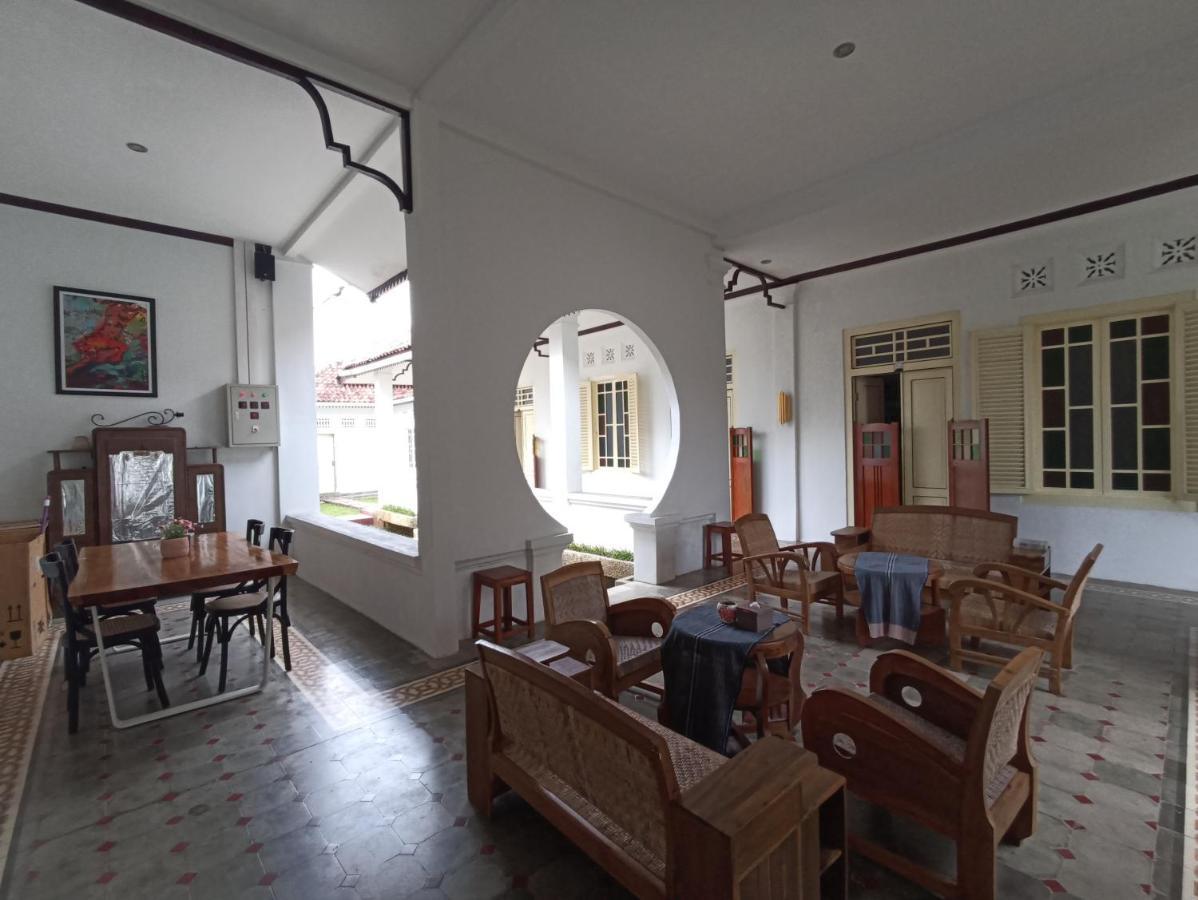 Mruyung Guest House Kota Lama Banyumas Mitra Reddoorz 외부 사진